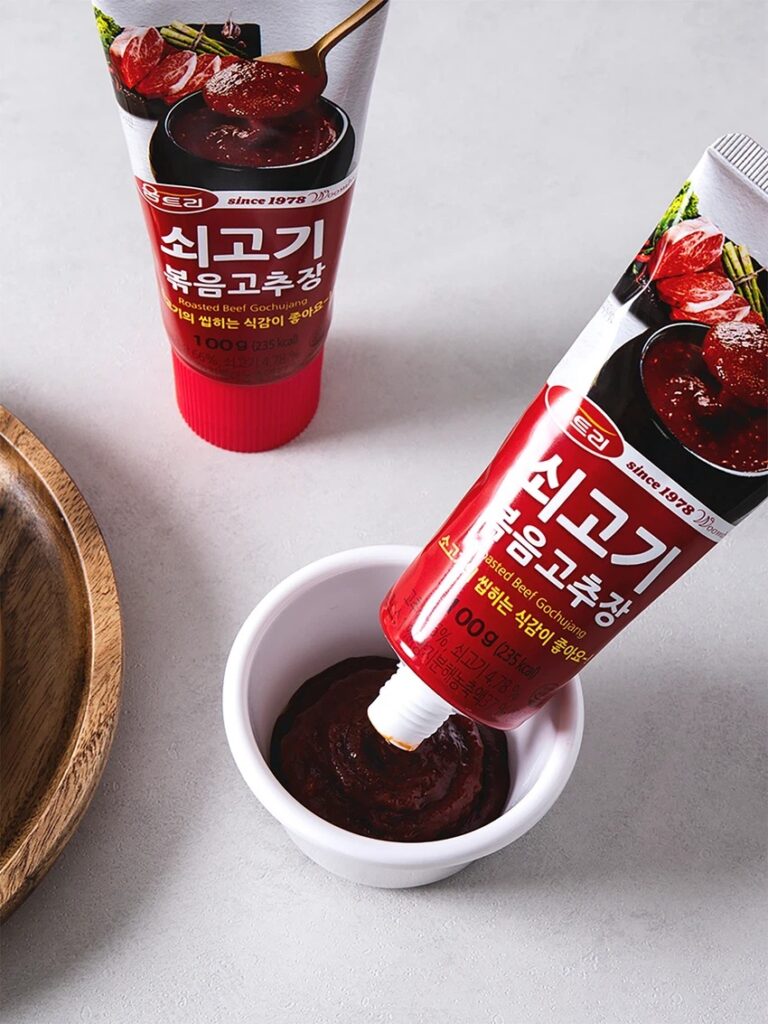 Umteuri Soego主机 Bokeumgochujang 100g
