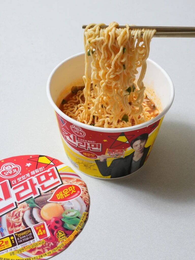 Ottogi 真拉面 Yong主机 辣味 110g
