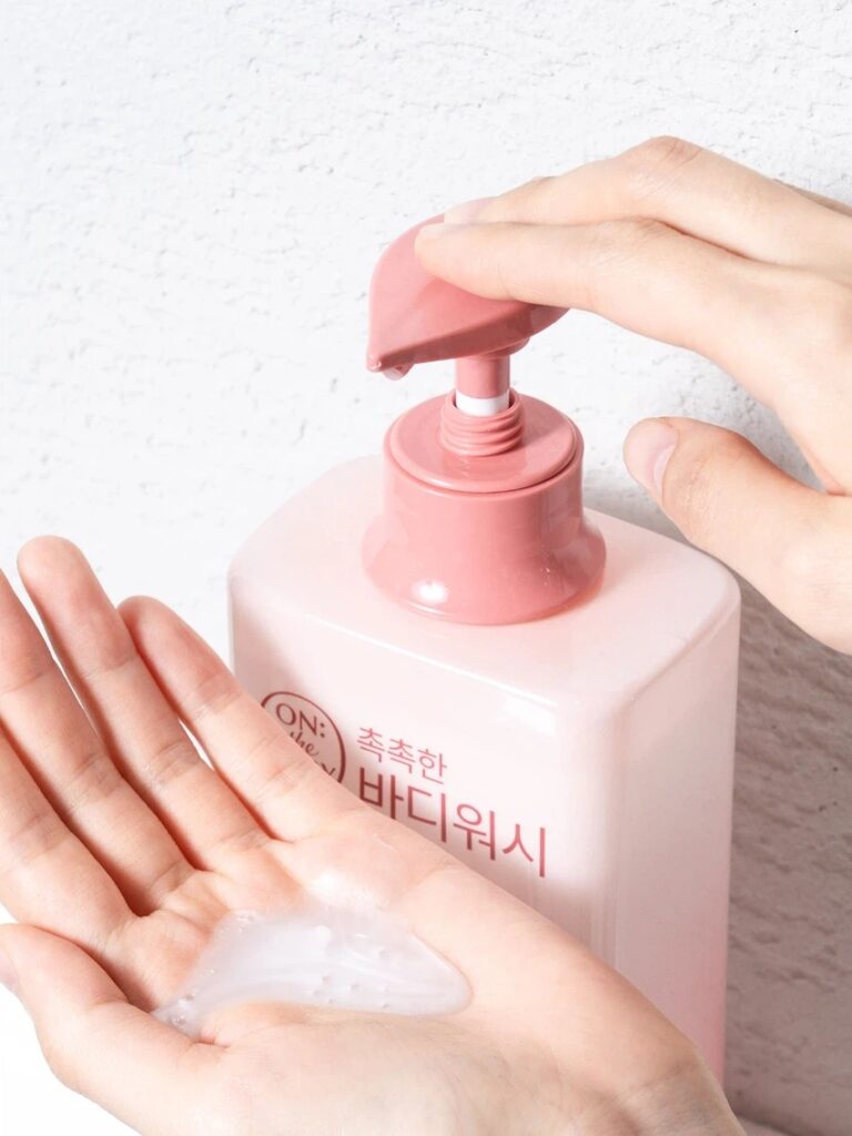 国民美妆品 On The Body 高保湿 身体沐浴露 Koteunmeoseukeu Hyang 900g